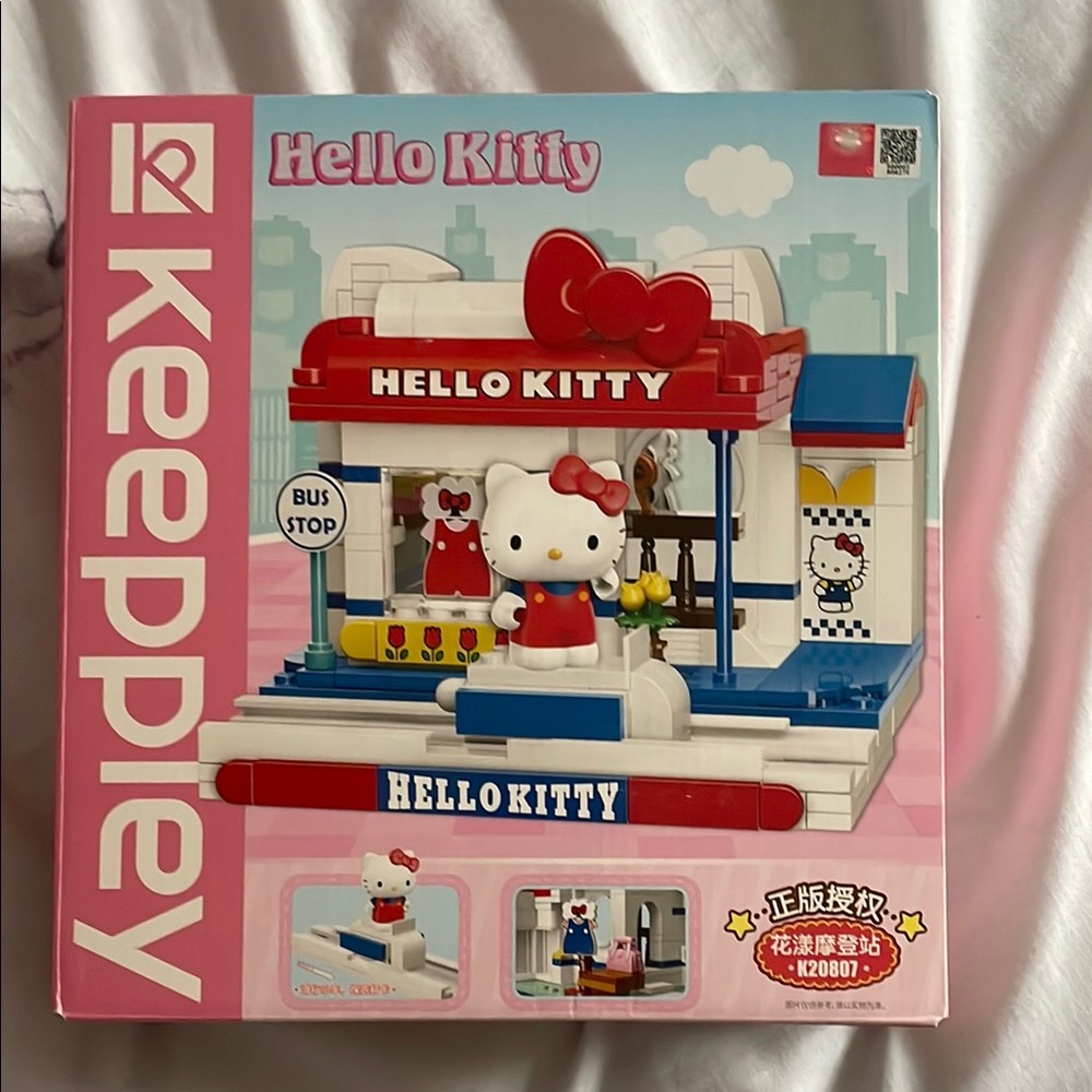 Hello Kitty Bus Stop Playset - Red and White